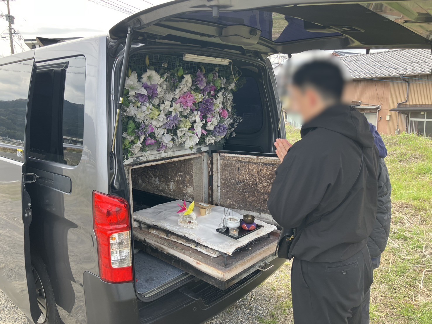 「佐賀市で7年間一緒に暮らしたウーパールーパーちゃんをお見送りしました」写真